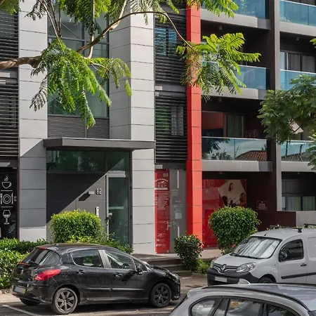 Madalenas Xxi By An Island *