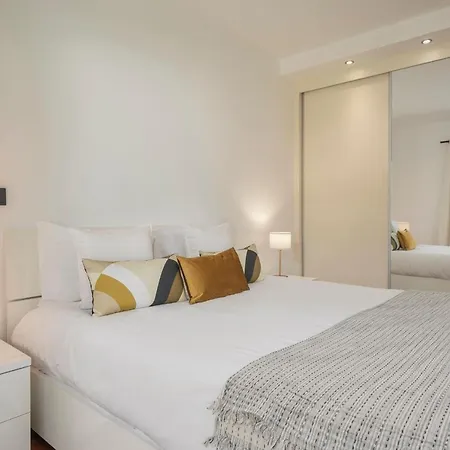 Madalenas Xxi By An Island *