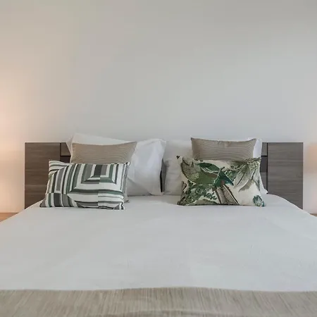 Madalenas Xxi By An Island